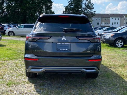 New 2025 Mitsubishi Outlander SEL image 3