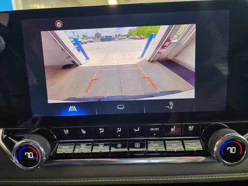 Certified 2024 Chevrolet Colorado ZR2 w/ ZR2 Convenience Package III AWD/4WD image 23