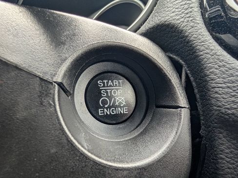 Used 2019 Jeep Compass Limited FWD image 21