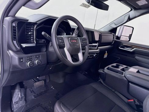 New 2026 GMC Sierra 2500 SLE w/ SLE Value Package; AWD/4WD image 3