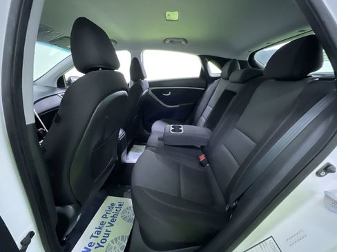 Used 2017 Hyundai Elantra GT image 26