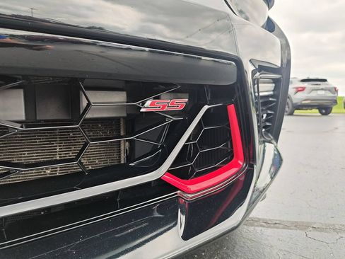 Used 2018 Chevrolet Camaro SS RWD image 26