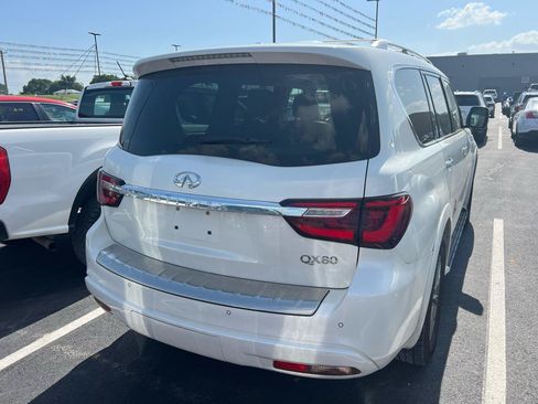 Used 2018 INFINITI QX80 4WD w/ Driver Assistance Package image 3