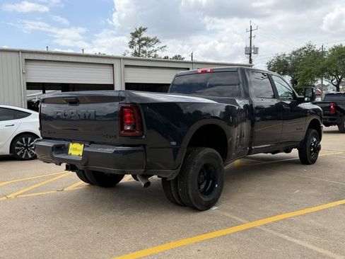 New 2026 RAM 3500 Big Horn AWD/4WD image 7