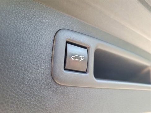 Used 2023 Toyota Highlander LE image 29