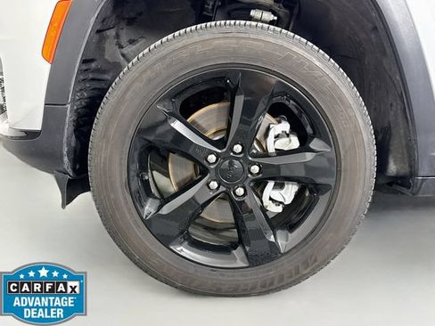 Used 2023 Jeep Grand Cherokee L Laredo AWD/4WD image 30