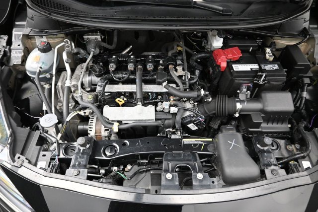 Used 2024 Nissan Versa SR FWD image 22