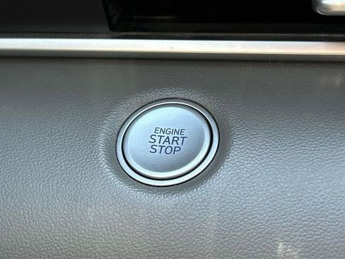Used 2023 Hyundai Elantra SEL FWD image 25
