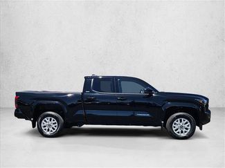Certified 2025 Toyota Tacoma SR5 AWD/4WD video 4