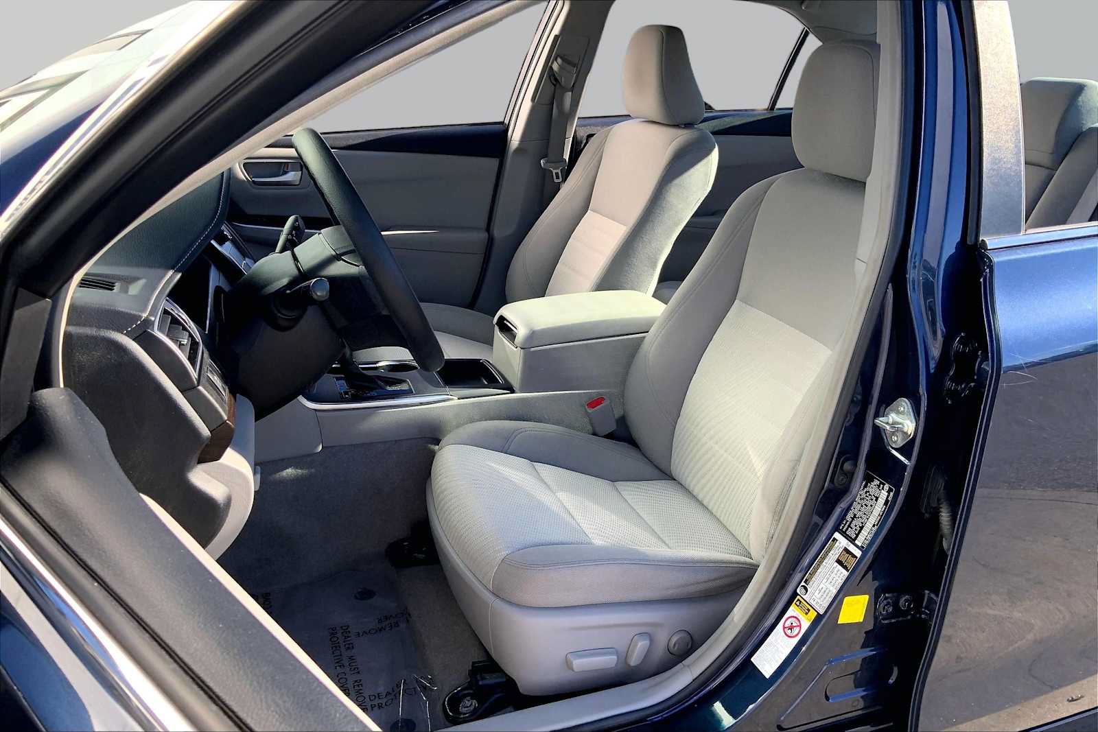Used 2015 Toyota Camry LE FWD image 6
