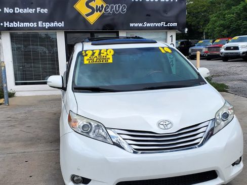 Used 2014 Toyota Sienna Limited w/ Limited Premium Package AWD/4WD image 4