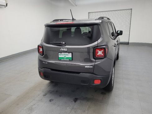 Used 2017 Jeep Renegade Latitude image 7