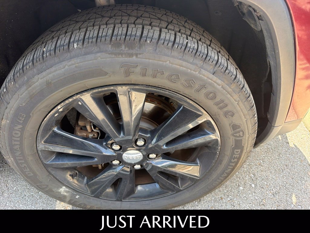 Used 2016 Jeep Grand Cherokee Laredo w/ Quick Order Package 23E AWD/4WD image 9