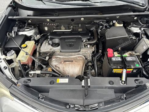 Used 2017 Toyota RAV4 LE AWD/4WD image 11