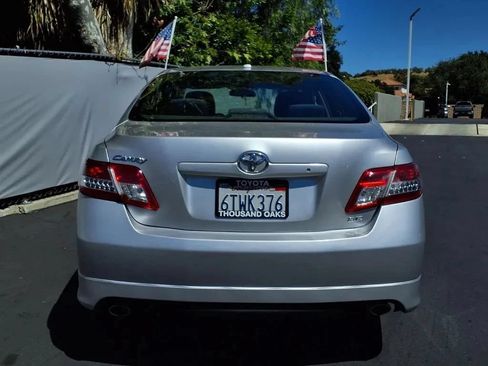Used 2010 Toyota Camry XLE FWD image 5