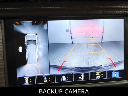 Used 2021 GMC Yukon Denali w/ Denali Premium Package image 19