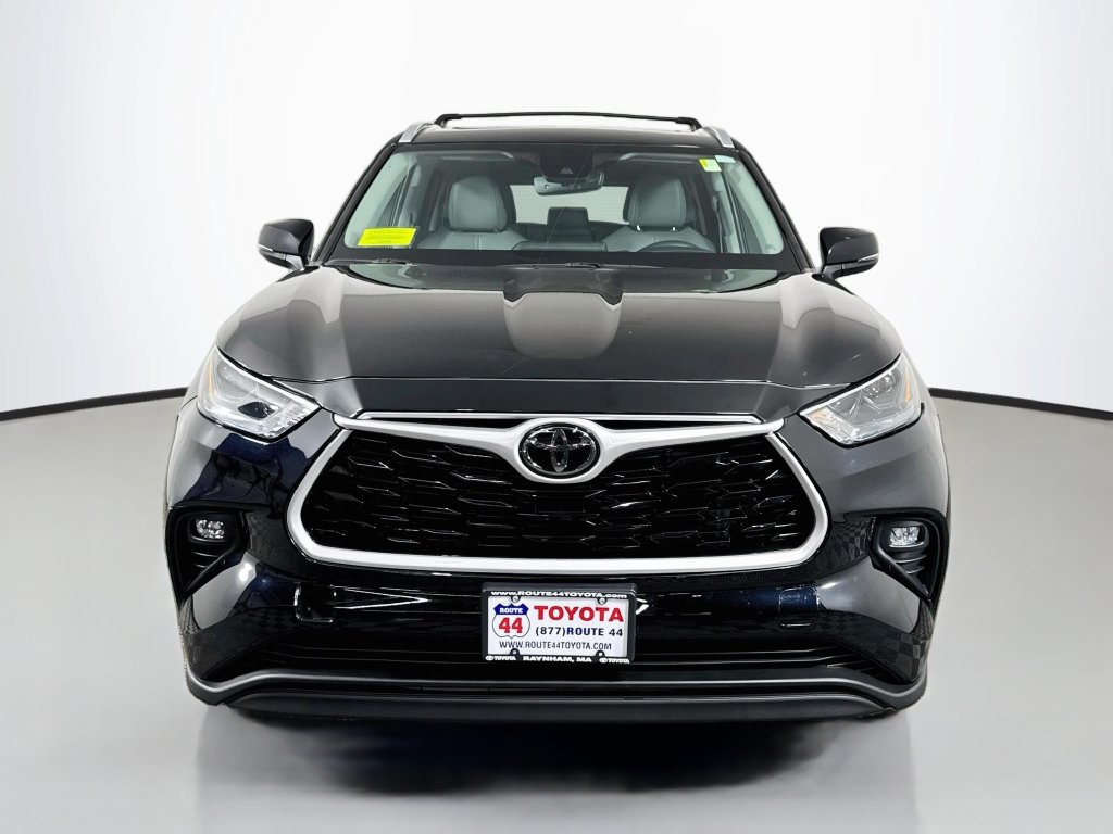 Used 2023 Toyota Highlander XLE AWD/4WD image 11