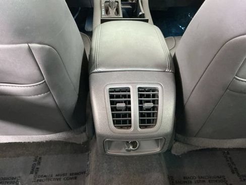 Used 2013 Ford Taurus SEL FWD image 26