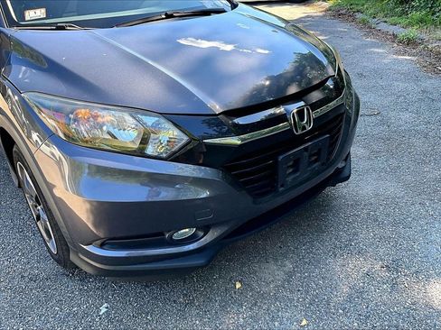 Used 2018 Honda HR-V EX image 8