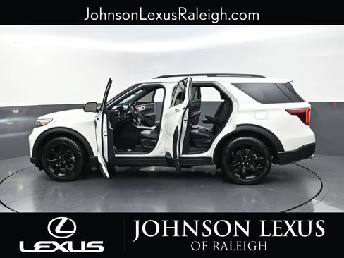 Used 2024 Ford Explorer ST-Line w/ Class IV Trailer Tow Package RWD image 27