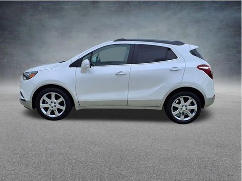 Used 2019 Buick Encore Essence w/ Experience Buick Package FWD image 5