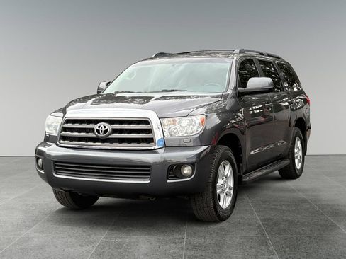 Used 2013 Toyota Sequoia SR5 w/ Premium Pkg AWD/4WD image 3