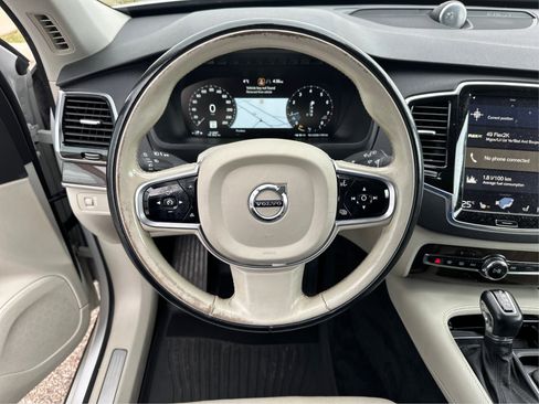 Used 2016 Volvo XC90 T6 Momentum w/ Momentum Plus Package image 17