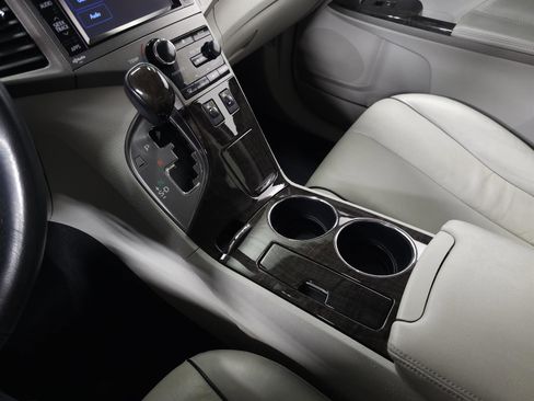 Used 2013 Toyota Venza XLE w/ Tow Prep Pkg image 25