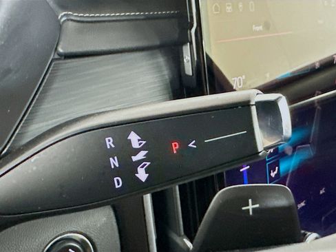 Used 2025 GMC Acadia Elevation FWD image 25