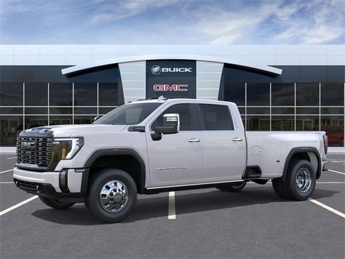 New 2025 GMC Sierra 3500 Denali Ultimate image 2