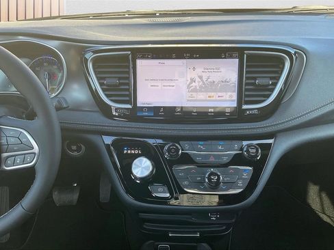 New 2026 Chrysler Pacifica Select FWD image 12