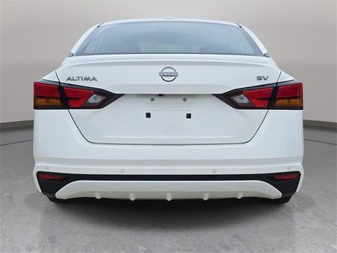 Used 2024 Nissan Altima 2.5 SV image 7