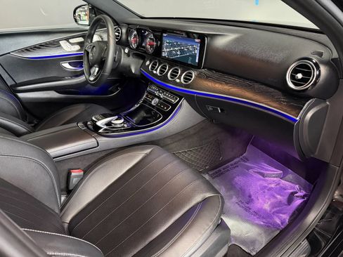 Used 2017 Mercedes-Benz E 300 4MATIC image 23