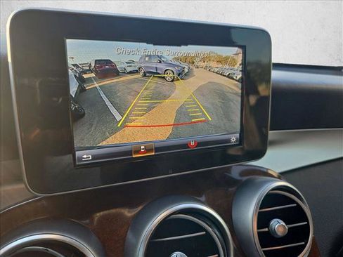 Used 2018 Mercedes-Benz GLC 300 4MATIC image 20