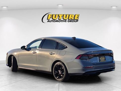 Used 2025 Honda Accord SE image 7