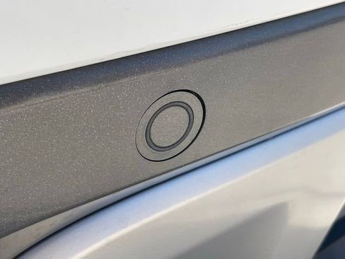 Used 2023 Land Rover Range Rover Evoque S image 9