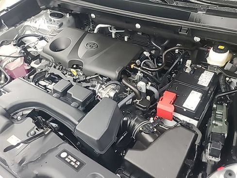 Used 2025 Toyota RAV4 XLE AWD/4WD image 37
