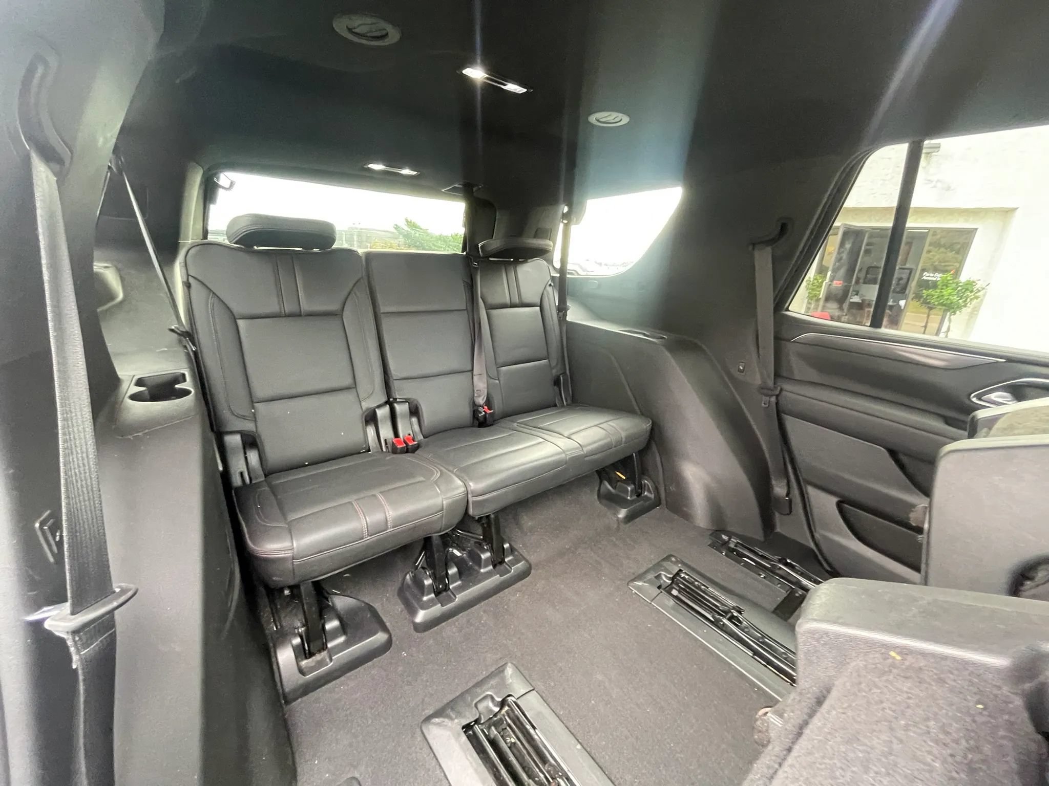 Used 2022 Chevrolet Tahoe RST w/ Luxury Package AWD/4WD image 29