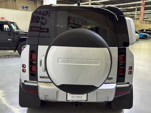 Used 2020 Land Rover Defender 110 First Edition image 10