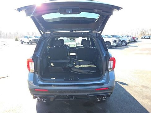 Certified 2025 Ford Explorer ST image 9