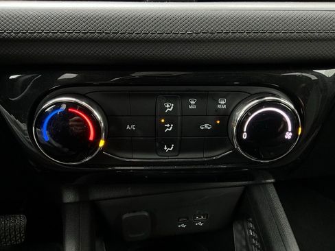 Used 2025 Chevrolet TrailBlazer LT image 24