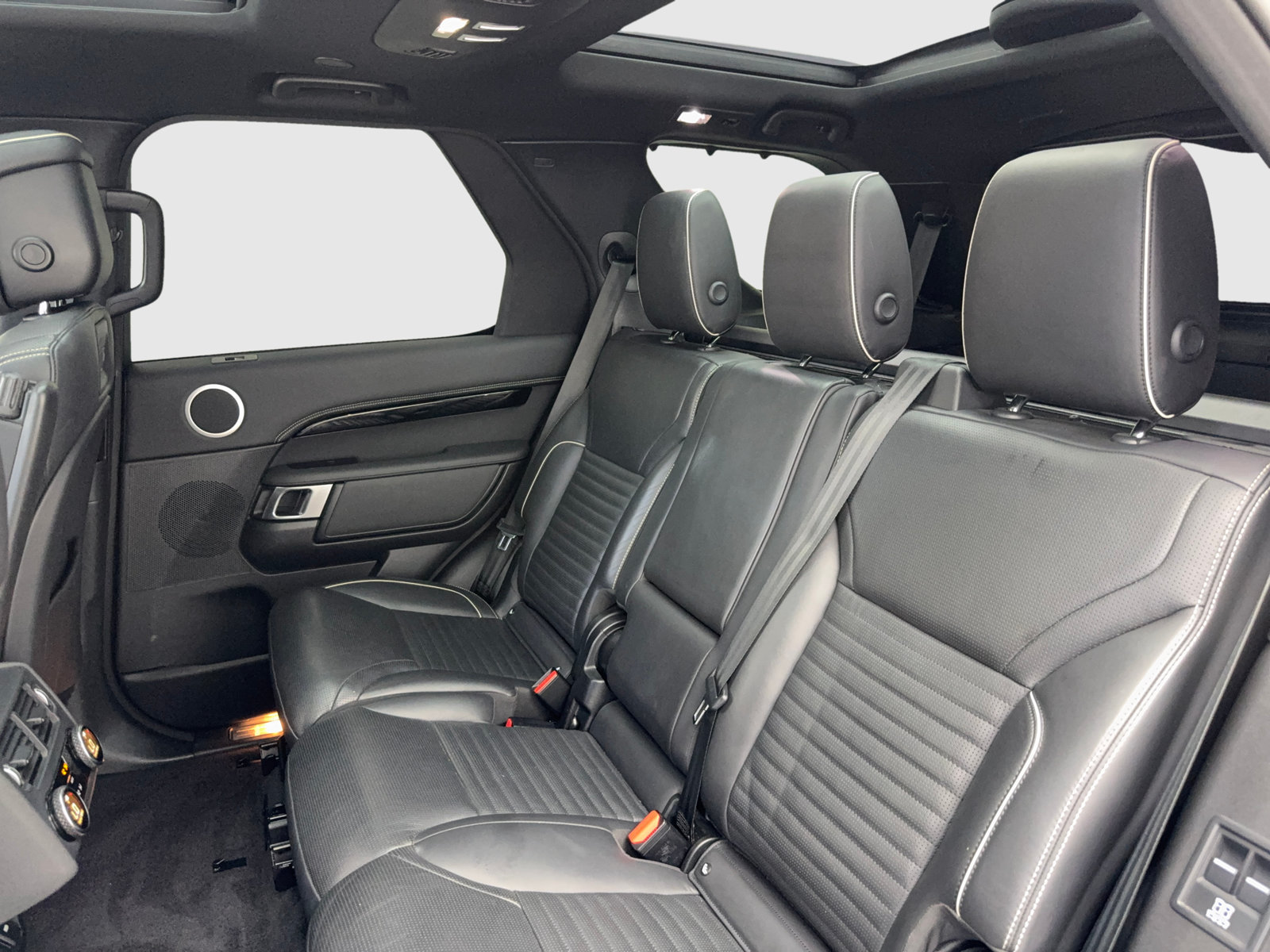 Used 2022 Land Rover Discovery HSE R-Dynamic AWD/4WD image 39