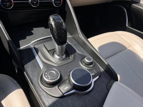 Used 2019 Alfa Romeo Giulia RWD image 23