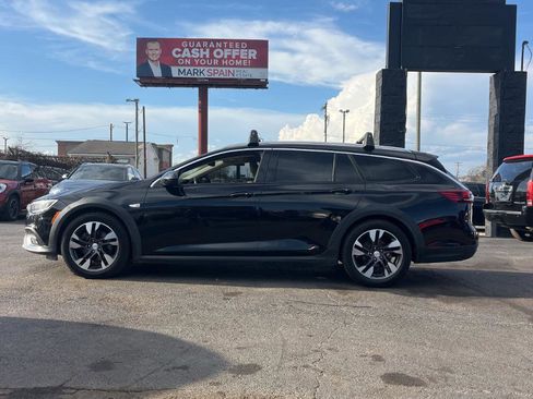 Used 2018 Buick Regal Essence w/ Sights and Sounds Package image 13