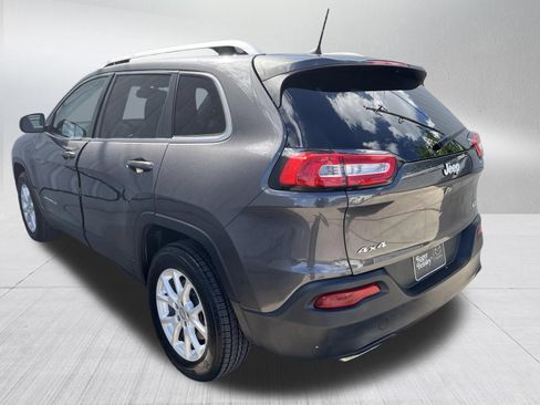 Used 2016 Jeep Cherokee Latitude w/ Cold Weather Group AWD/4WD image 6
