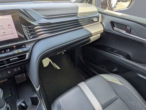 Used 2025 Toyota Camry SE w/ Convenience Package FWD image 15