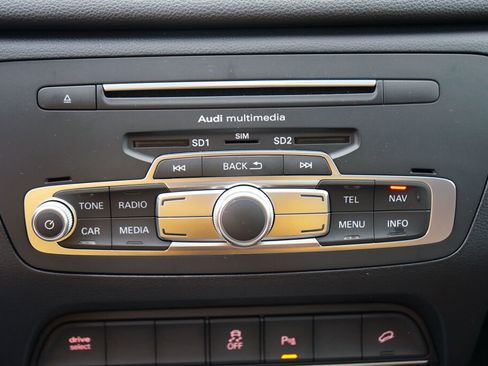 Used 2018 Audi Q3 2.0T Premium Plus w/ Premium Plus Package image 21