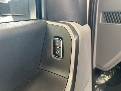 Used 2025 Ford F350 XLT image 40