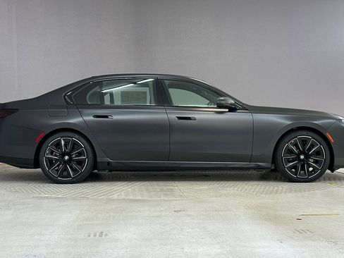 New 2026 BMW i7 eDrive50 w/ M Sport Package image 7