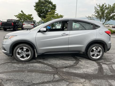 Used 2021 Honda HR-V LX image 9